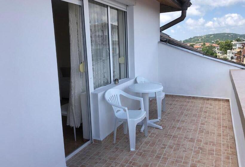 پانسیون Borko Guest House