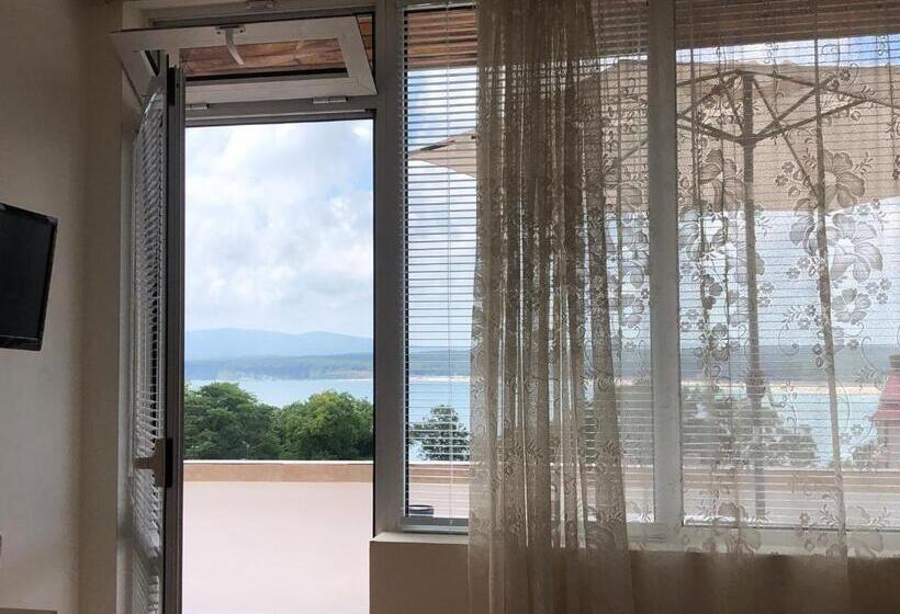 پانسیون Borko Guest House