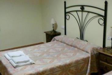 پانسیون Hostal Las Tres Jotas