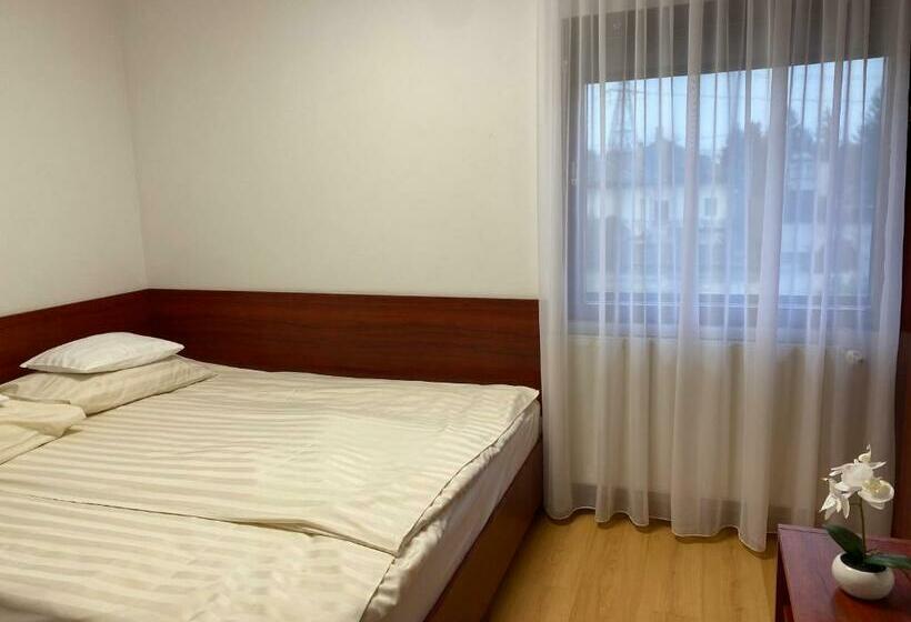 פנסיון Part Cafe Residence