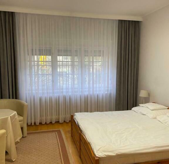 פנסיון Part Cafe Residence