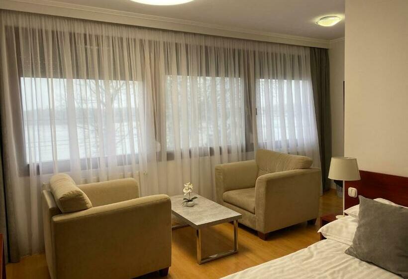 פנסיון Part Cafe Residence