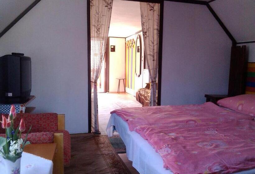 بنسيون Zách Klára Utcai Apartman