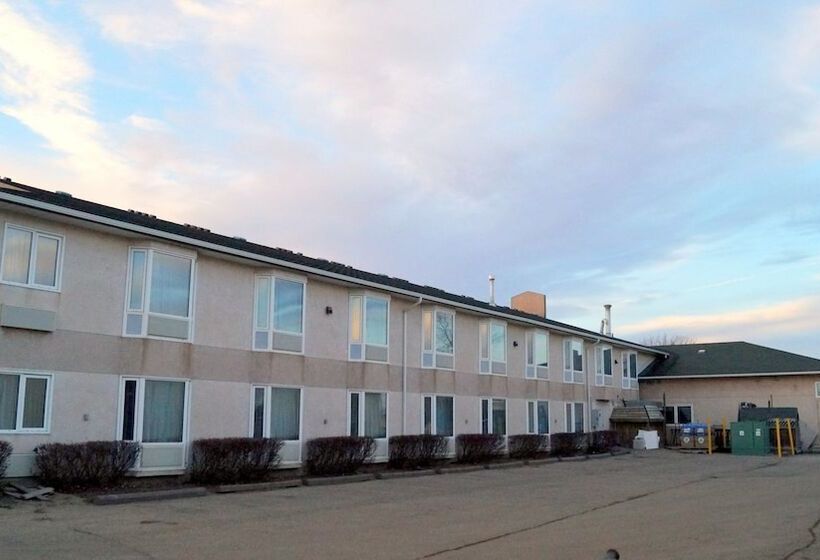 הוסטל Bay Hill Inns & Suites