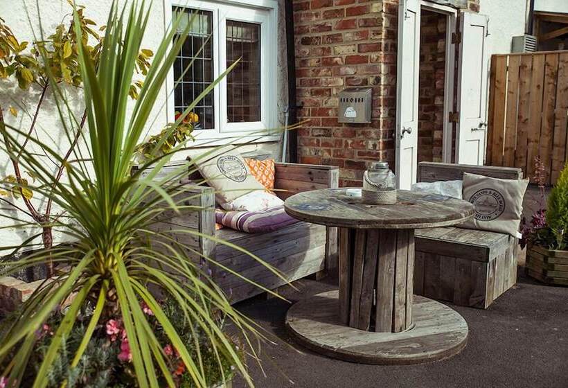 Общежитие Kings Arms