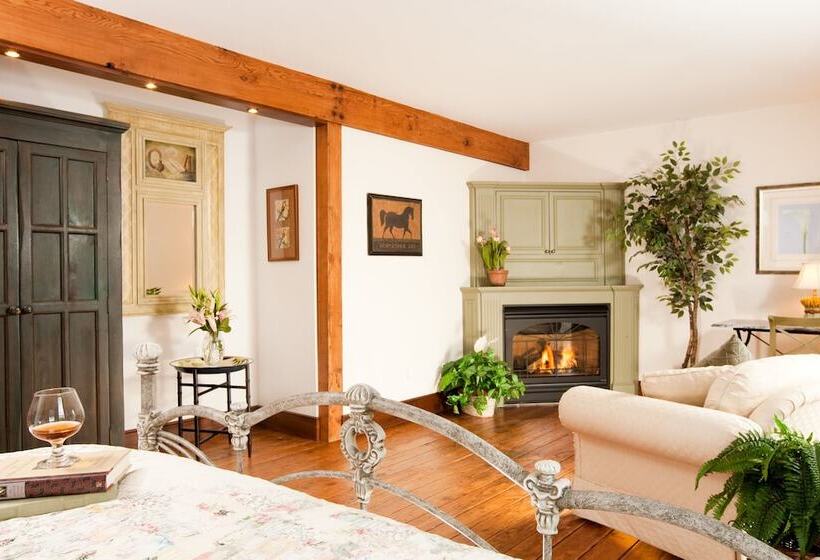הוסטל Stonecroft Country Inn
