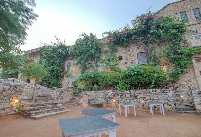 فندق Fort Dadhikar, Alwar