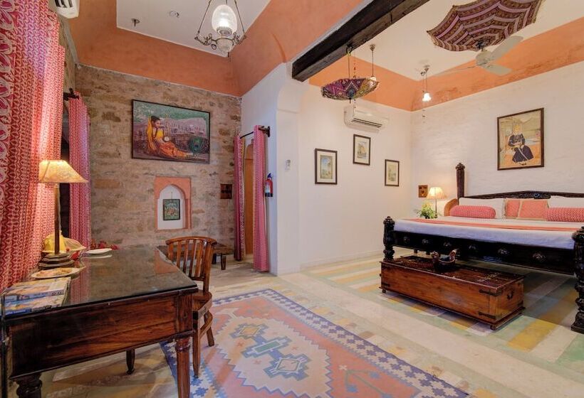 فندق Fort Dadhikar, Alwar