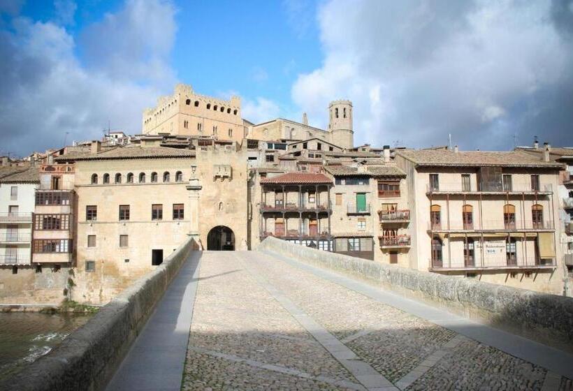 پانسیون Fonda La Plaza