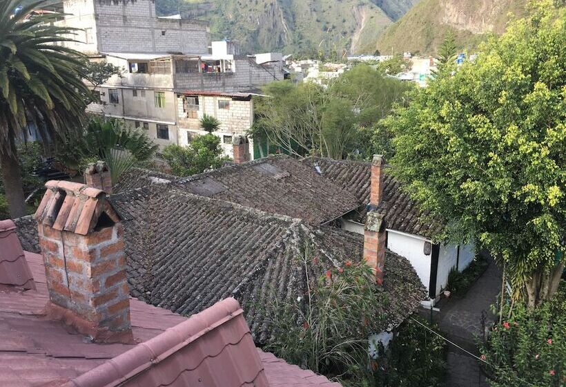 پانسیون La Petite Auberge   Hostel