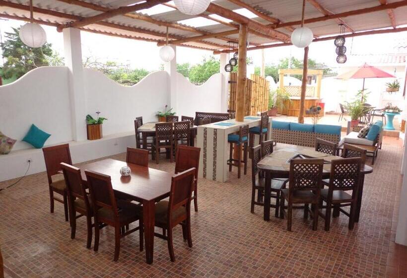 پانسیون Zurisadai