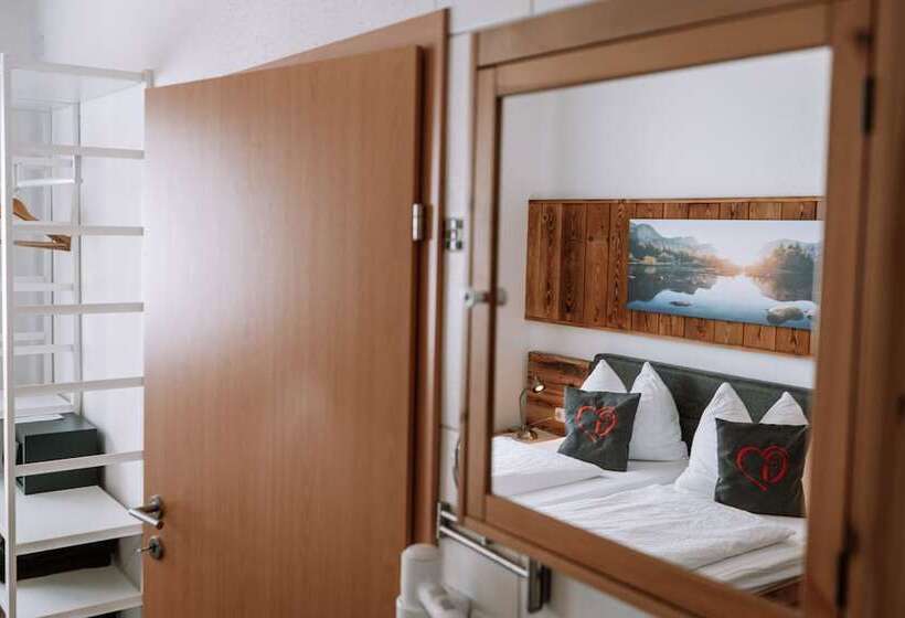 فندق صغير Pension Familie Gruber