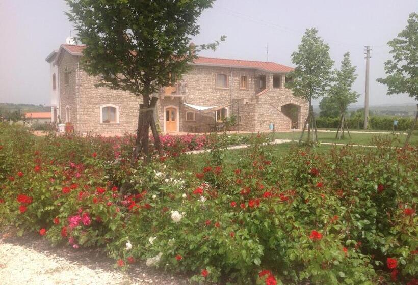 هتل Masseria Fontana Dei Fieri