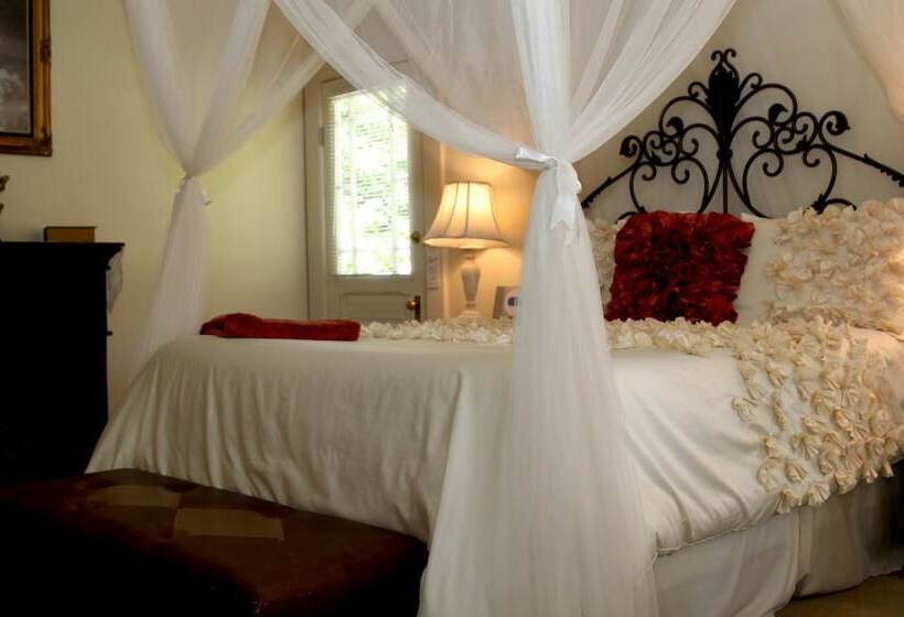 فندق صغير Monarch Cove Inn