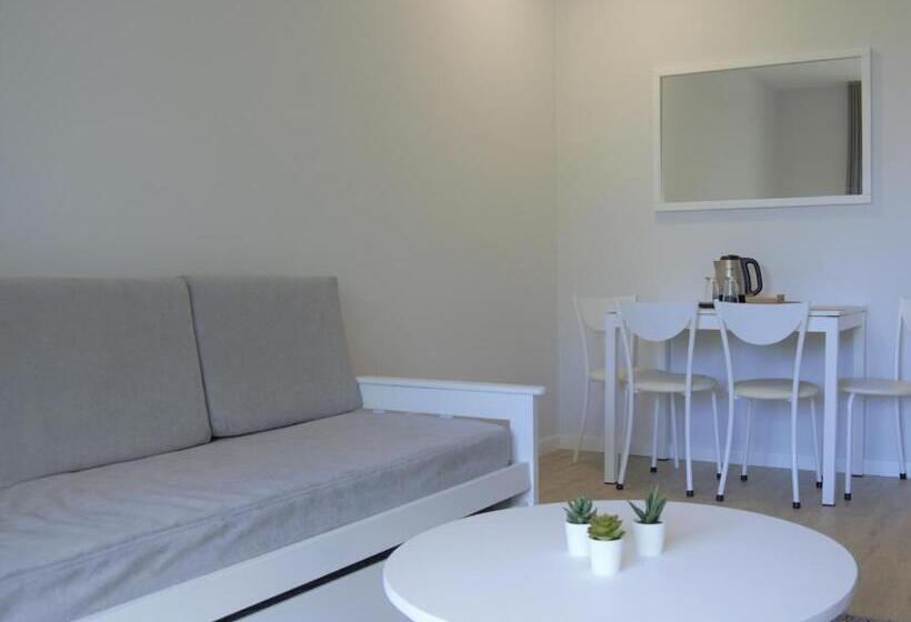 Apartamentos Turísticos Vitoria By Petit Hotels