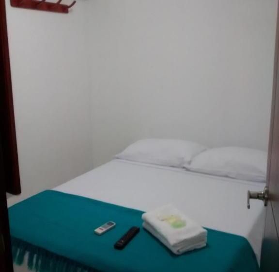 بنسيون Hostal El Recreo