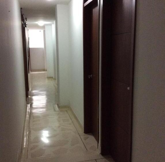 بنسيون Hostal El Recreo