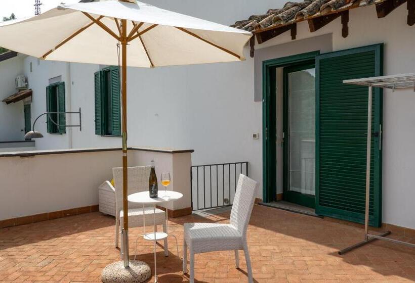 هتل Agriturismo Villa Lupara