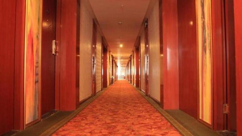 בית מלון כפרי Greentree Inn Lanzhou Yantan Road Express