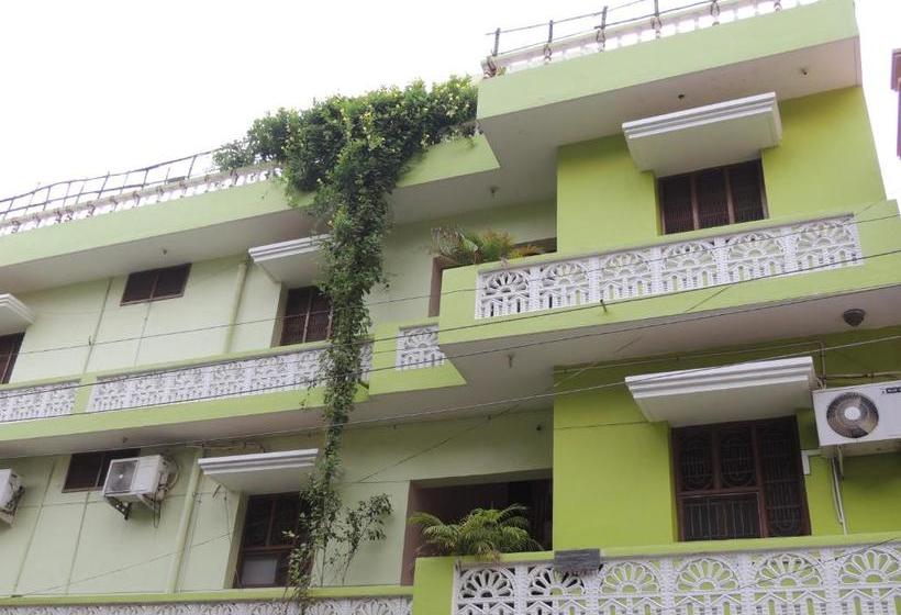 بنسيون Arunachala Ramana Home
