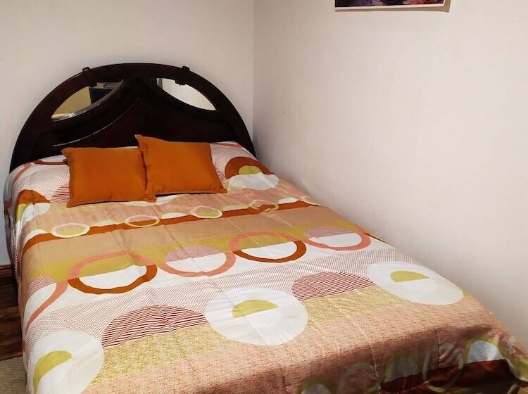 پانسیون Hostal Latitud Ecuem