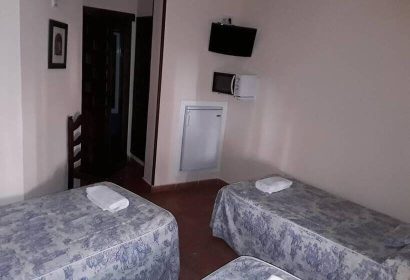 פנסיון Hostal Rocio