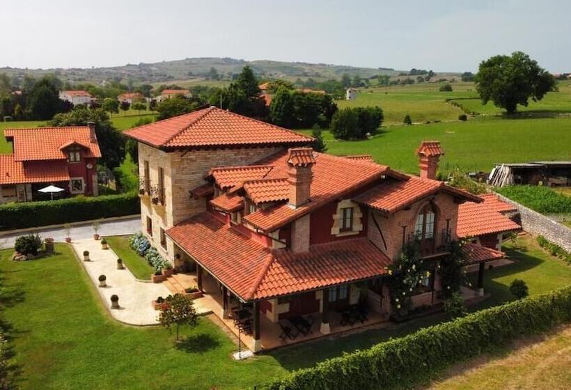 פנסיון Posada La Fabula