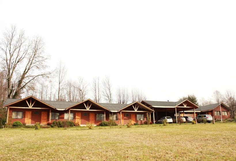 فندق صغير Hosteria Y Camping Del Bosque Pucón
