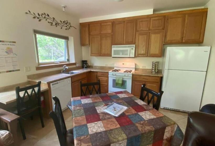 פנסיון Eagle Peak Guesthouse