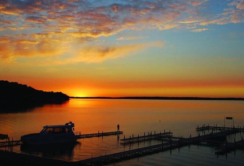 Quarterdeck Resort
