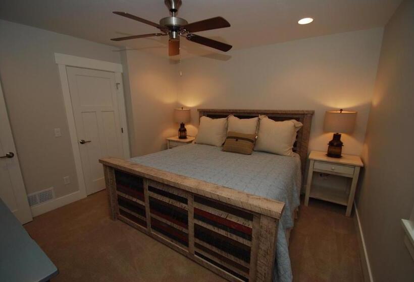 Quarterdeck Resort