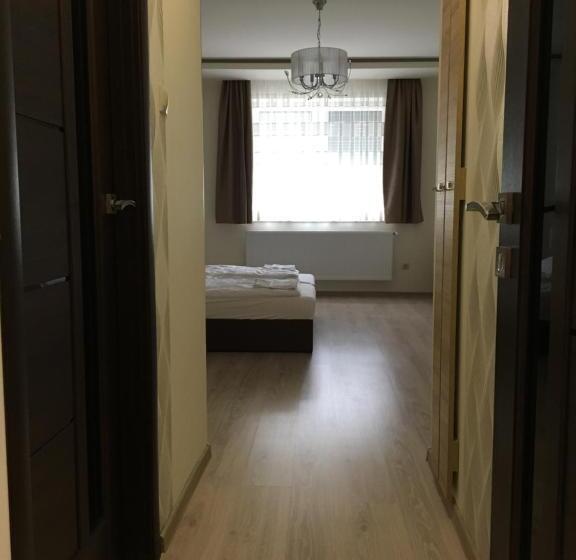 住宿加早餐  Kristály Apartmanok