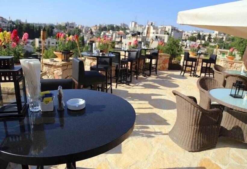 בית מלון כפרי Ankars Suites &