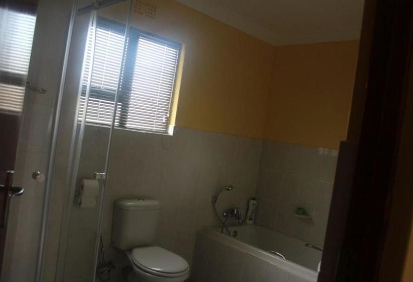 פנסיון Mbopha Guest House