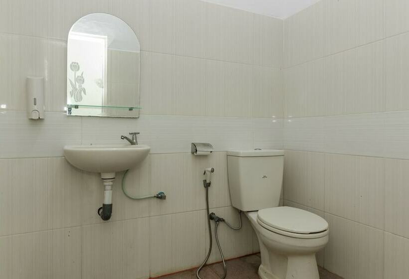 هتل Reddoorz Near Pantai Panjang Bengkulu