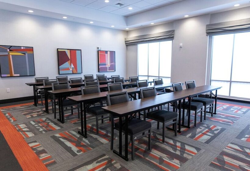 בית מלון כפרי Hampton Inn Black Mountain