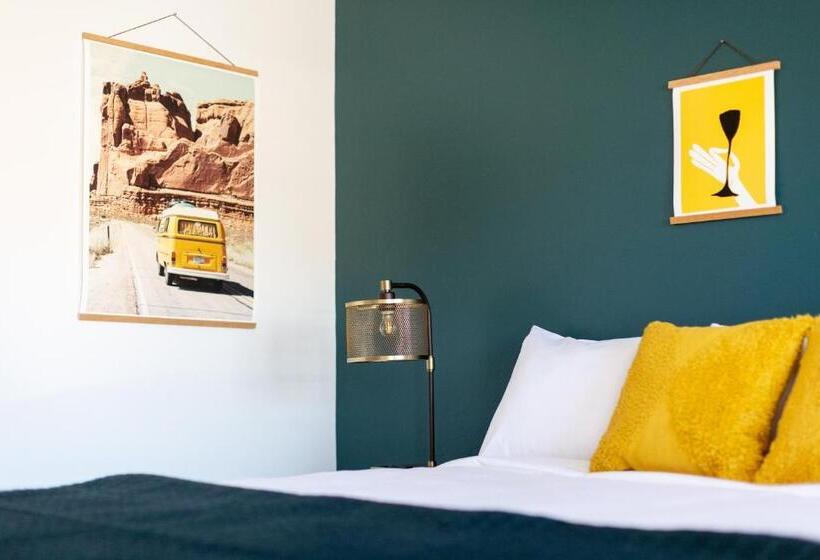 Spoke And Vine Motel