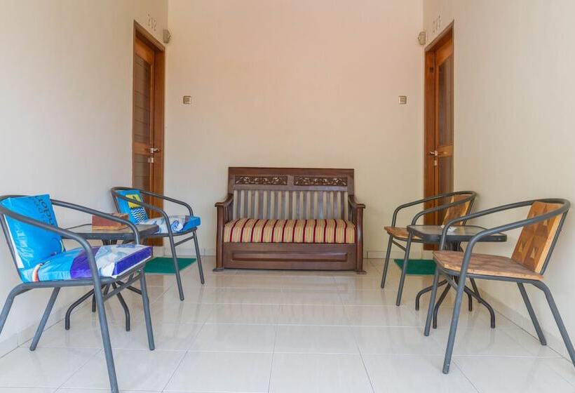 هتل Reddoorz Near Pasar Pagi Cirebon 2