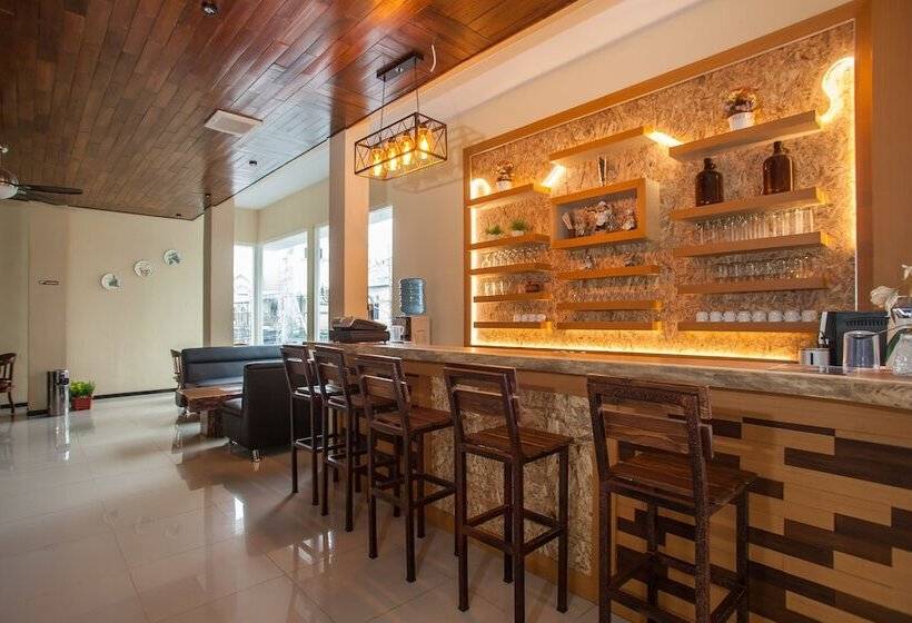 پانسیون Reddoorz Premium @ Jalan Cengkeh Malang