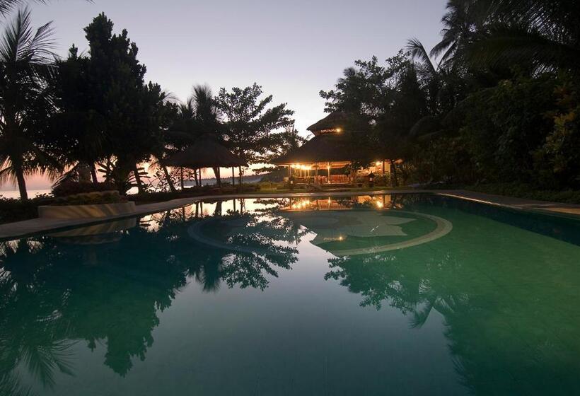 호텔 Gaia Oasis Beach Resort