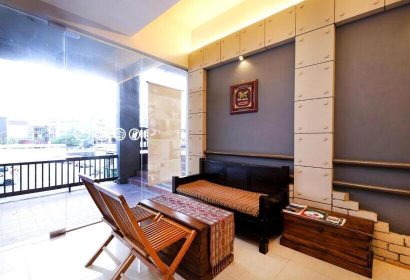 هتل Oyo 910 Hills Residence