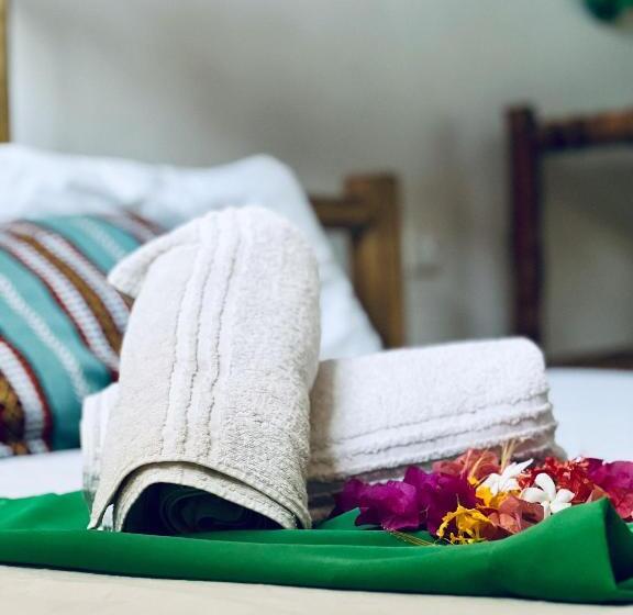 تختخواب و صبحانه Mawingu Lodge