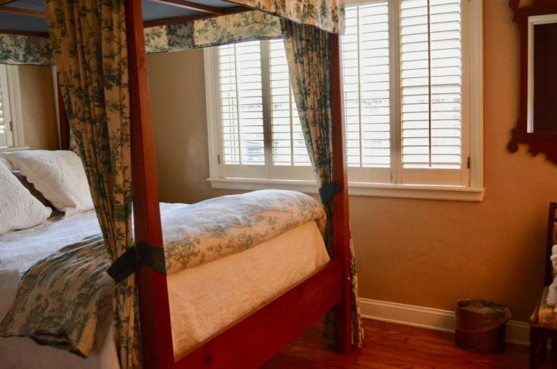 Magnolia Plantation Bed And Breakfast