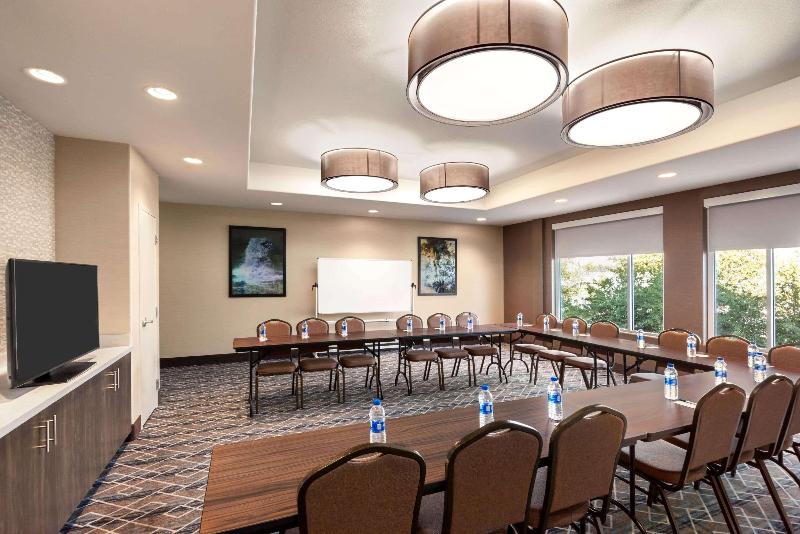 هتل La Quinta By Wyndham Clovis Ca