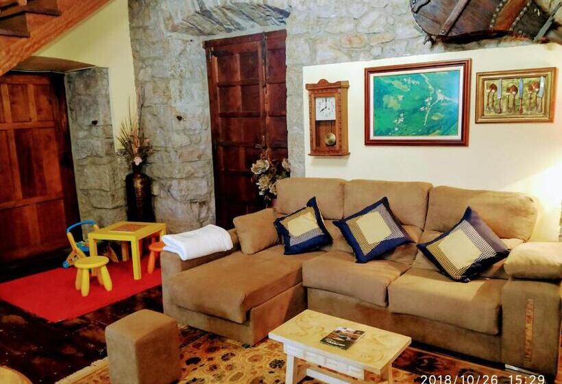 فندق Agroturismo La Casona De Belmonte