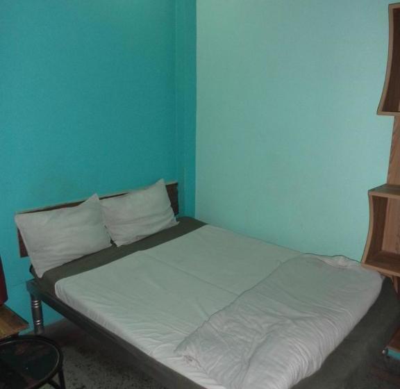 فندق Budget Accommodation Near Station Road