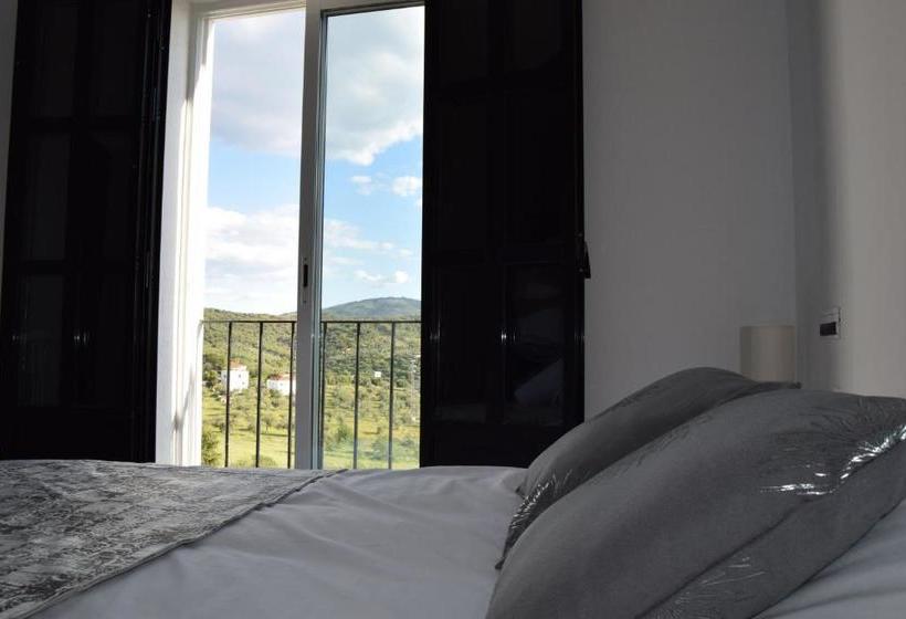 ペンション Hostal Sierra De Tentudía