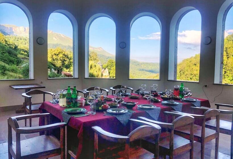 هتل Vanatun Monastery Stay