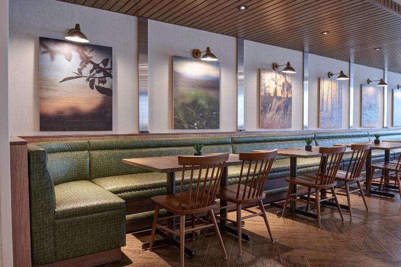 Отель Fairfield Inn & Suites By Marriott Midland