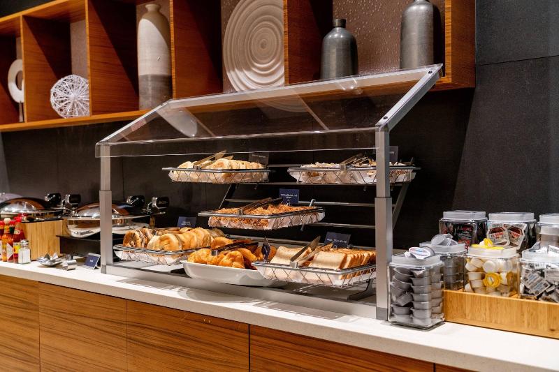 בית מלון כפרי Springhill Suites By Marriott Oakland Airport